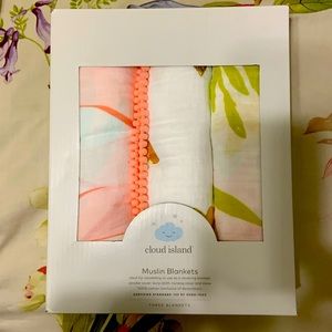 Cloud Island Muslin Blankets